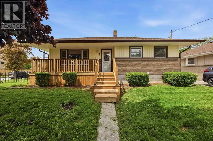 5 ABERDEEN AVENUE, Sarnia, Ontario N7S2N5