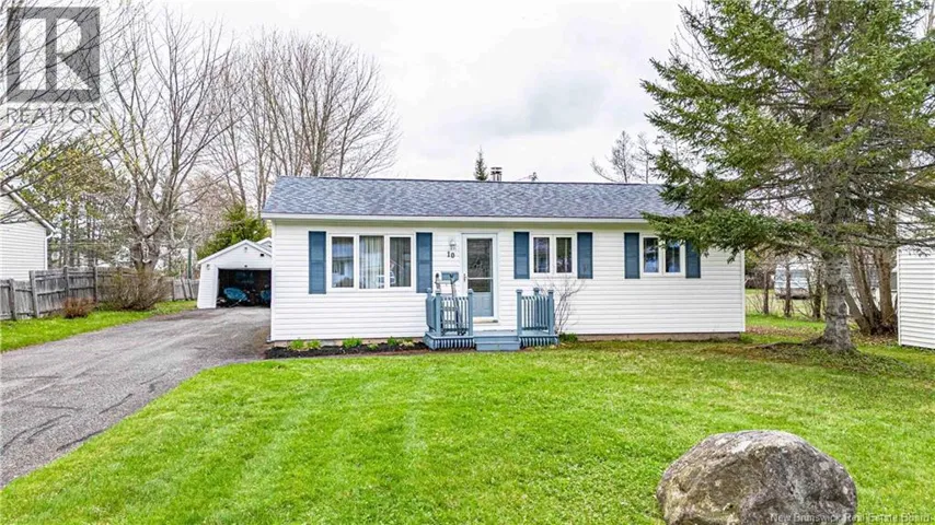 10 Daulphin Drive, Fredericton, New Brunswick E3A4P5
