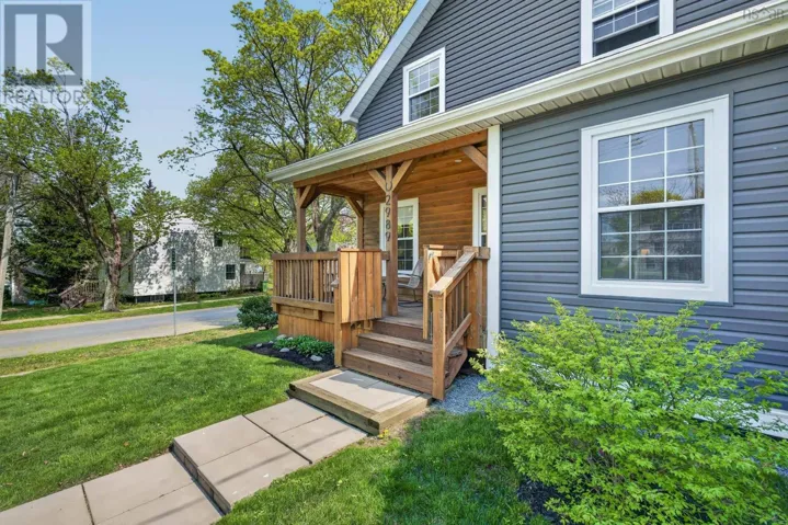 2989 Connaught Avenue, Halifax, Nova Scotia B3L3A5