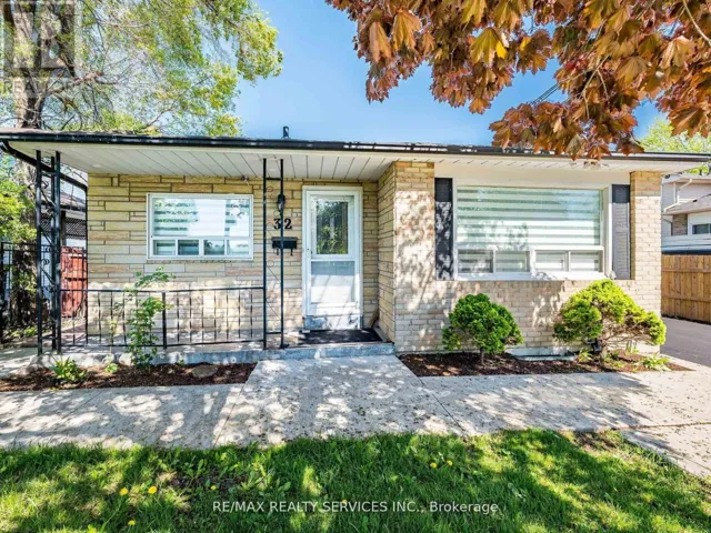 32 MADOC DRIVE, Brampton (Madoc), Ontario L6V1Z9