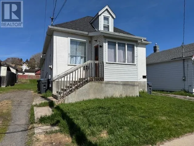 42 Ontario ST, Thunderbay, Ontario P7B3E9