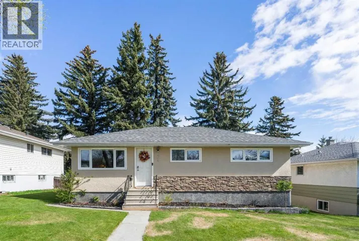 304 Blackthorn Road NW, Calgary, Alberta T2K3S3