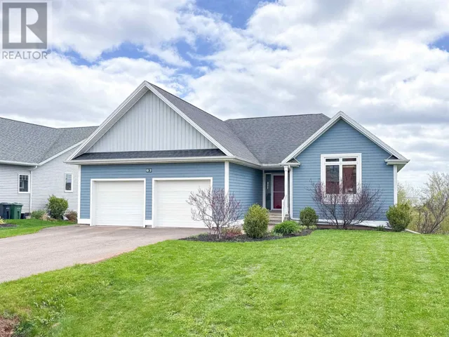 62 Saints Crescent, Stratford, Prince Edward Island C1B0G5