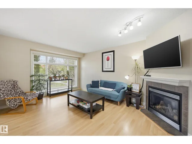 11337 76 AV NW, Edmonton, Alberta T6G0K3