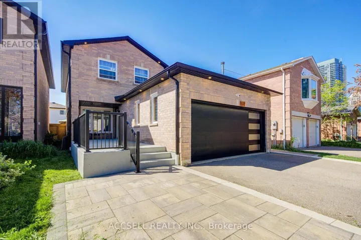 527 WALLENBERG CRESCENT, Mississauga (Creditview), Ontario L5B3L8