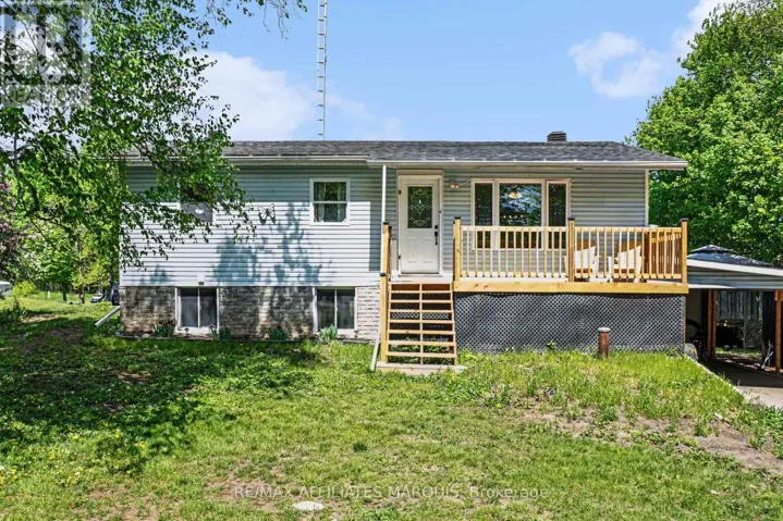 10 BAY ROAD, Rideau Lakes, Ontario K0G1L0