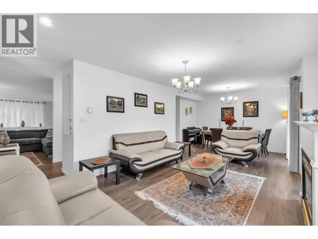 5 2382 PARKWAY BOULEVARD, Coquitlam, British Columbia V3E3M4