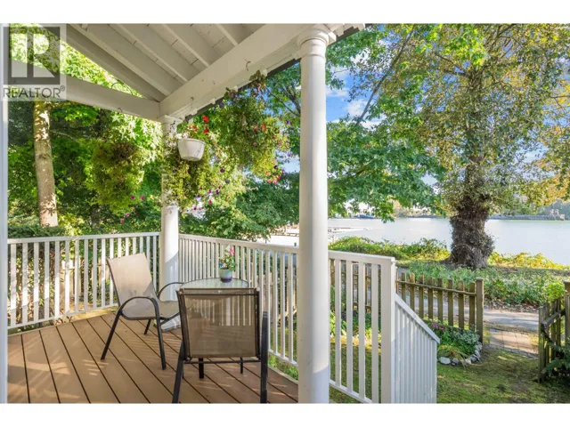 1 8581 JELLICOE STREET, Vancouver, British Columbia V5S4T5