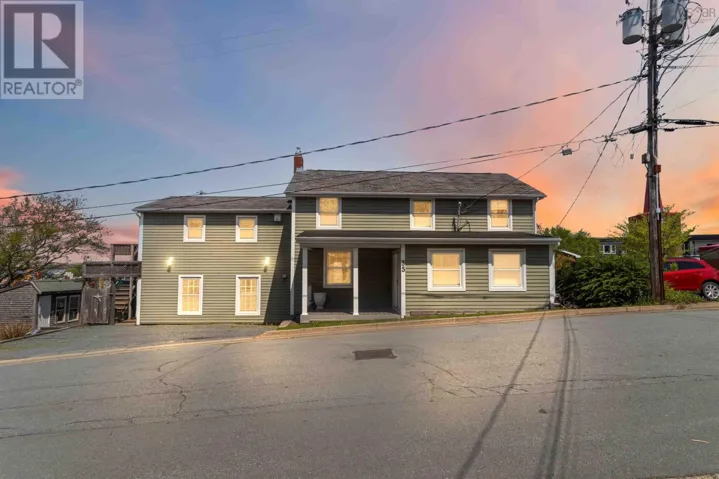 35 McFatridge Road, Halifax, Nova Scotia B3N2R2