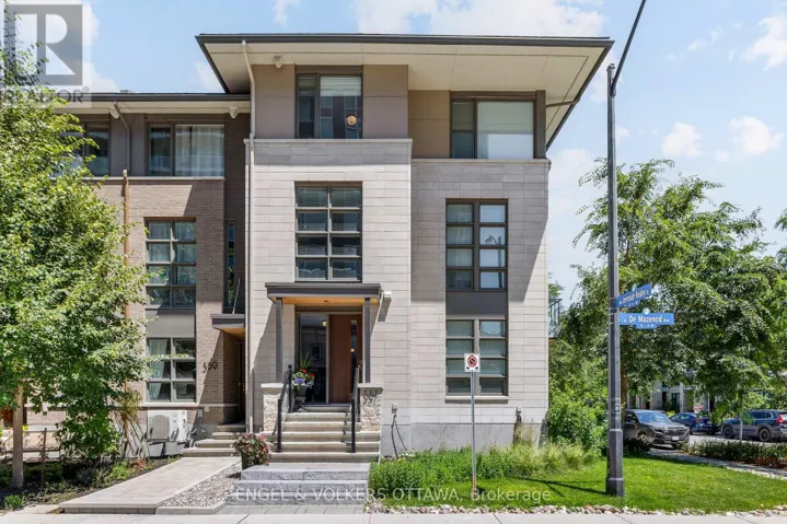 537 DE MAZENOD AVENUE, Ottawa, Ontario K1S5H3