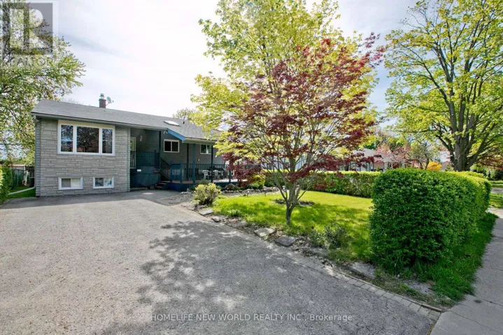 727 BALATON AVENUE, Pickering (Bay Ridges), Ontario L1W1W3