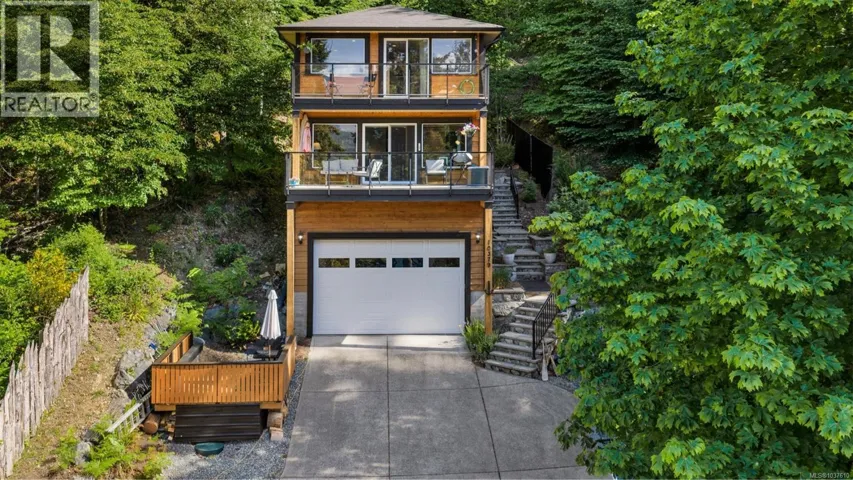 10379 Arbutus Rd, Youbou, British Columbia V0R3E1