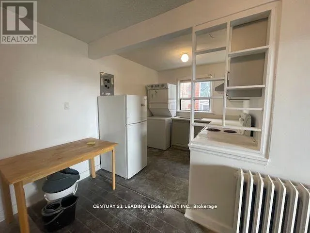 APT 1 - 1516 EGLINTON AVENUE W, Toronto (Briar Hill-Belgravia), Ontario M6E2G8