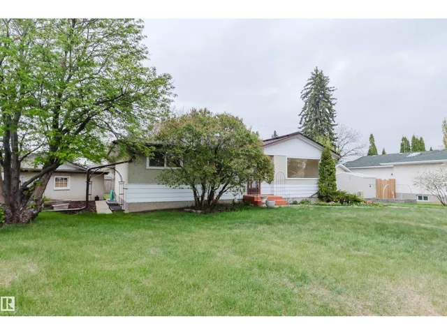 8311 160 ST NW, Edmonton, Alberta T5R2H2