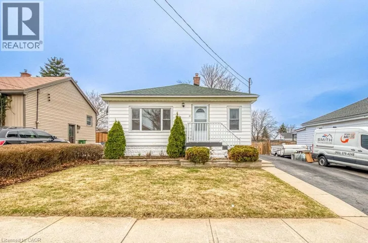 22 DAVID Avenue, Hamilton, Ontario L9A3V1