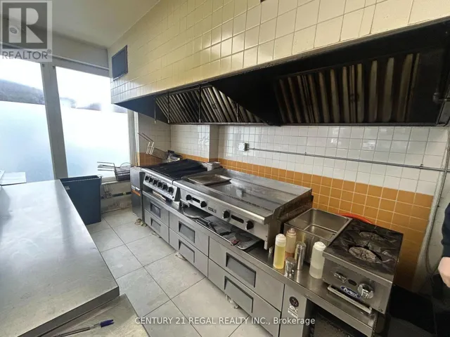 571 VAUGHAN ROAD, Toronto (Oakwood Village), Ontario M6C2R4