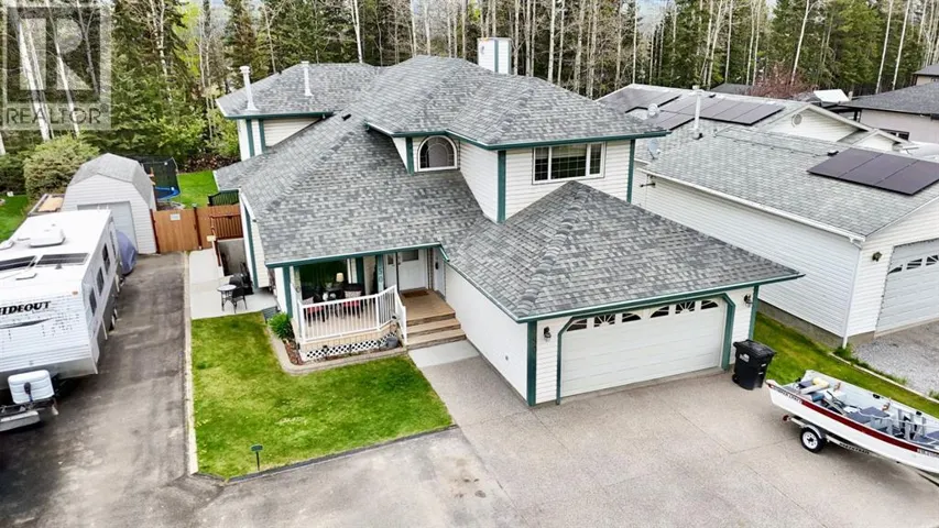 150 HALLAM Drive, Hinton, Alberta T7V2C3