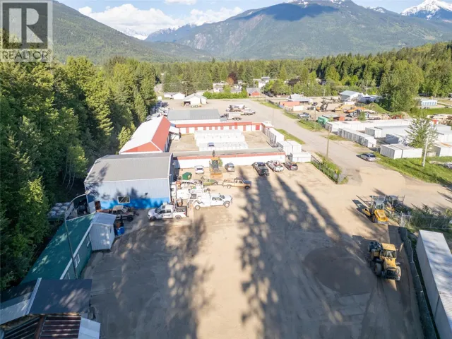 2440 Boulder Road, Revelstoke, British Columbia v0e2s0