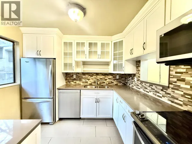 111 2915 NORMAN AVENUE, Coquitlam, British Columbia V3C4H8