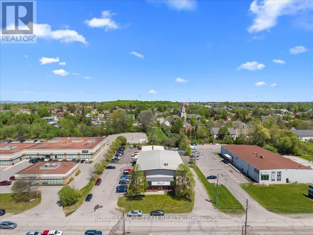 24 EDGEWATER STREET, Ottawa, Ontario K2L1V8