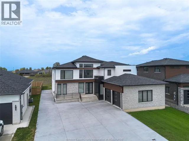 7 CYPRESS POINTE, Leamington, Ontario N8H5R2