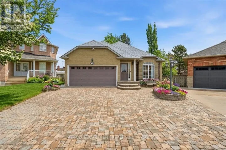 2 AMORE BOULEVARD, Hamilton (Falkirk), Ontario L9B2V3