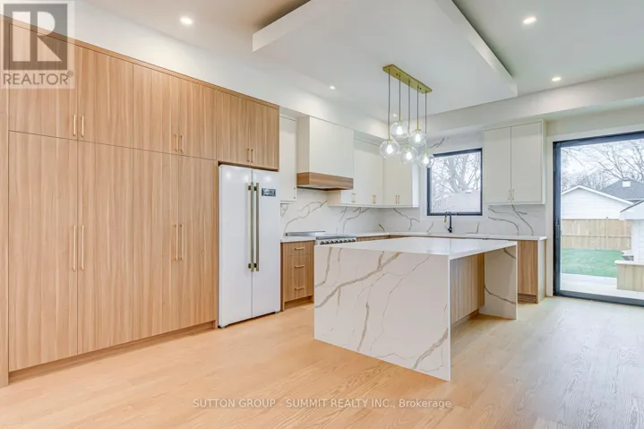 103 KALMAR AVENUE, Toronto (Birchcliffe-Cliffside), Ontario M1N3G5