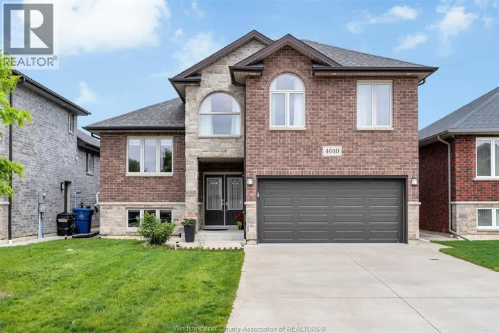 4010 COSENZA, Windsor, Ontario N9G0A5