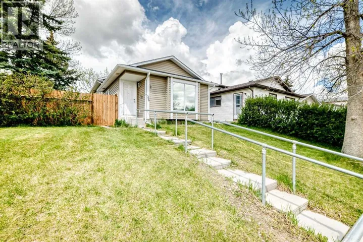 36 Castleglen Way NE, Calgary, Alberta T3J1T3