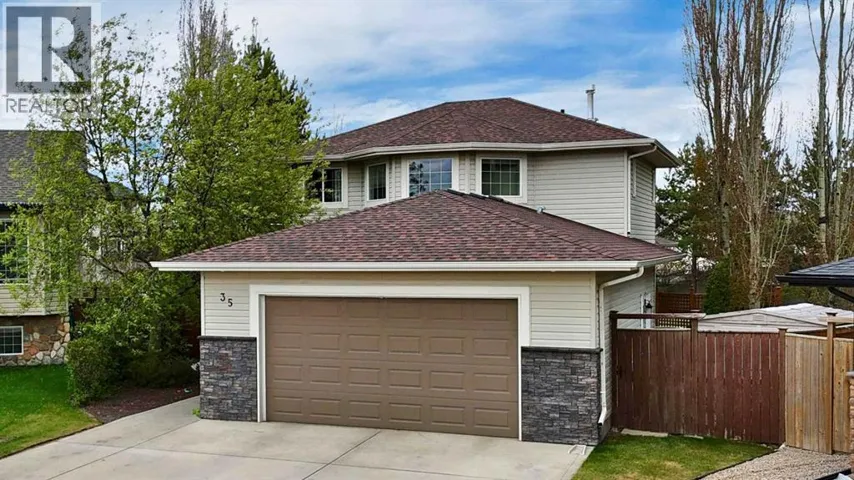 35 Lang Close, Red Deer, Alberta T4R3N3