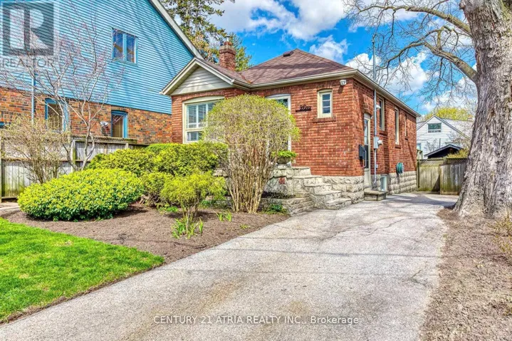 20 1/2 EAST ROAD, Toronto (Birchcliffe-Cliffside), Ontario M1N2A1