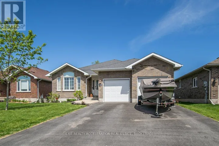 92 HARTWOOD CRESCENT, Greater Napanee (Greater Napanee), Ontario K7R0A8