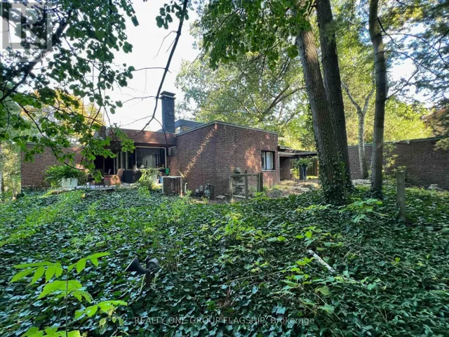 1379 CLARKSON ROAD N, Mississauga (Clarkson), Ontario L5J2W6