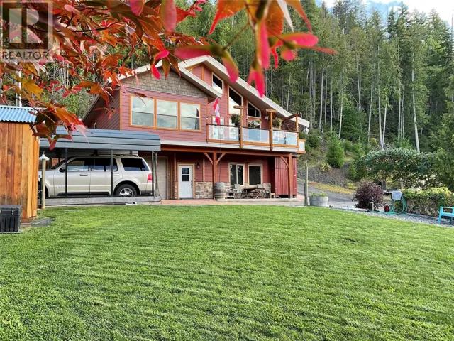 3286 Hurstfield Road, Blind Bay, British Columbia V0E1H1