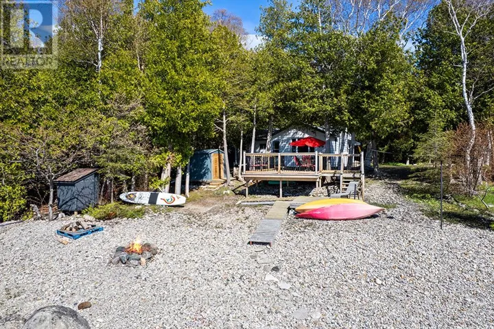 Plenty of space to have a fire by the waters edge