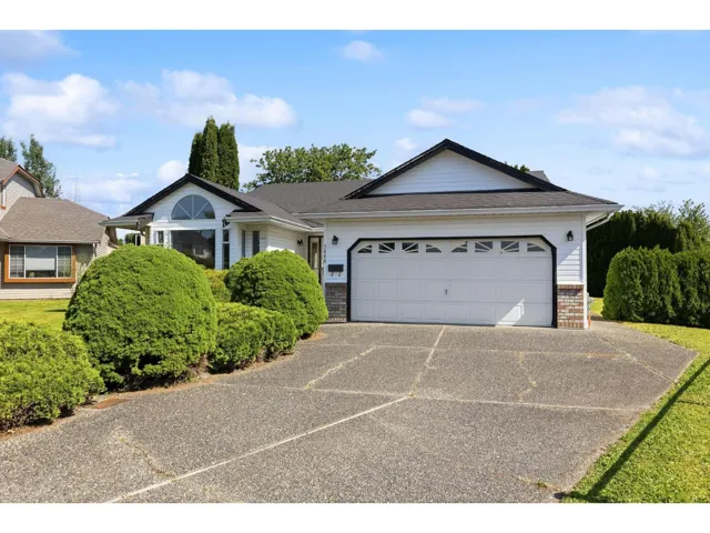7660 SAPPHIRE DRIVE, Sardis West Vedder, Chilliwack, British Columbia V2R3A7