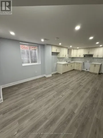 39 BELLFLOWER LANE, Brampton (Bramalea North Industrial), Ontario L6S6K1