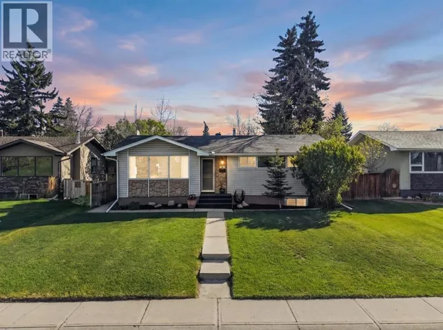 2420 Langriville Drive SW, Calgary, Alberta T3E5G8