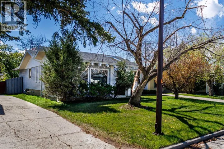 5876 Dalcastle Drive NW, Calgary, Alberta T3A2B6