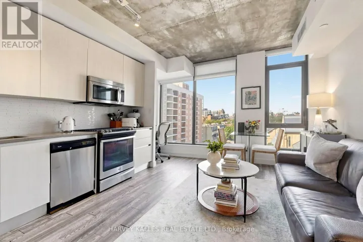511 - 111 BATHURST STREET, Toronto (Waterfront Communities), Ontario M5V0M9