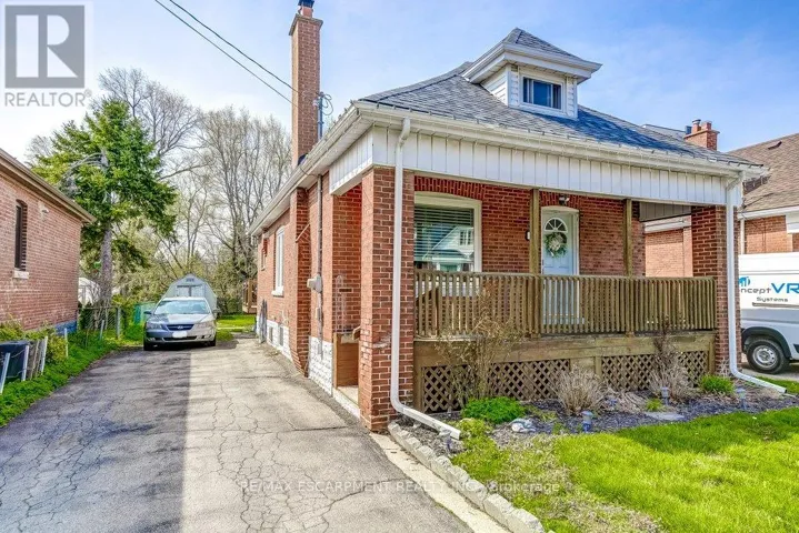 30 EAST 15TH STREET, Hamilton (Inch Park), Ontario L9A4E7