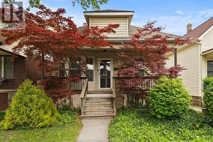 1056 GLADSTONE, Windsor, Ontario N9A2R8