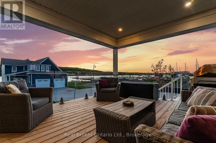 38 MAGAZINE STREET, Penetanguishene, Ontario L9M0W7