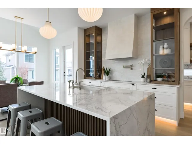 4116 GINSBURG PL NW, Edmonton, Alberta T5T4V1