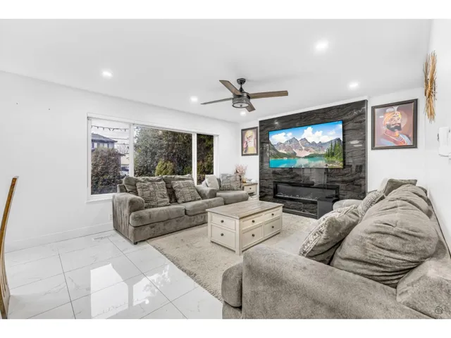 11761 92 AVENUE, Delta, British Columbia V4C3L3