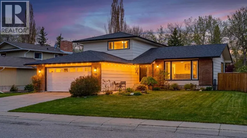 51 Midvalley Crescent SE, Calgary, Alberta T2X1T4