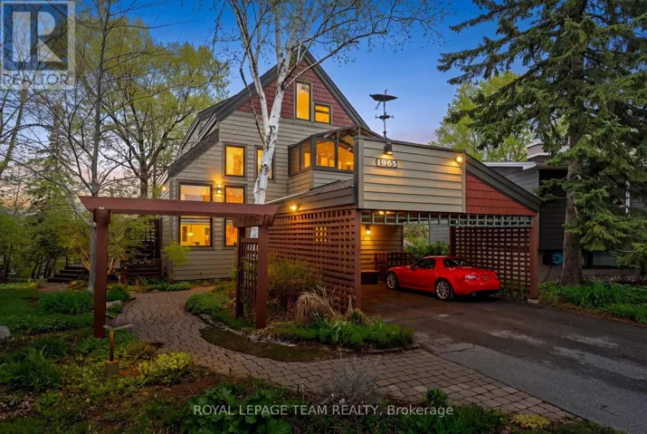 1965 BROMLEY ROAD, Ottawa, Ontario K2A1C3