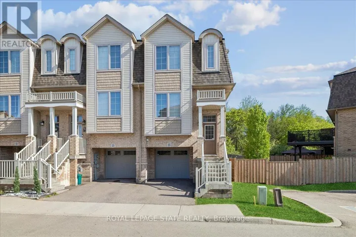 25 - 11 STOCKBRIDGE GARDENS, Hamilton (Stoney Creek Mountain), Ontario L8J0H5