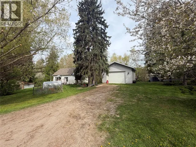 2370 Lakeshore Road NE, Salmon Arm, British Columbia V1E3X9