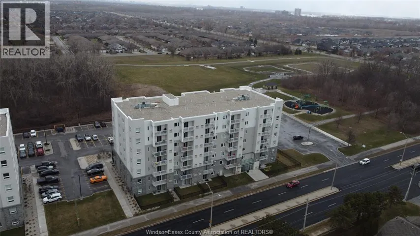 1489 BANWELL Unit# 223, Windsor, Ontario N8P0G5